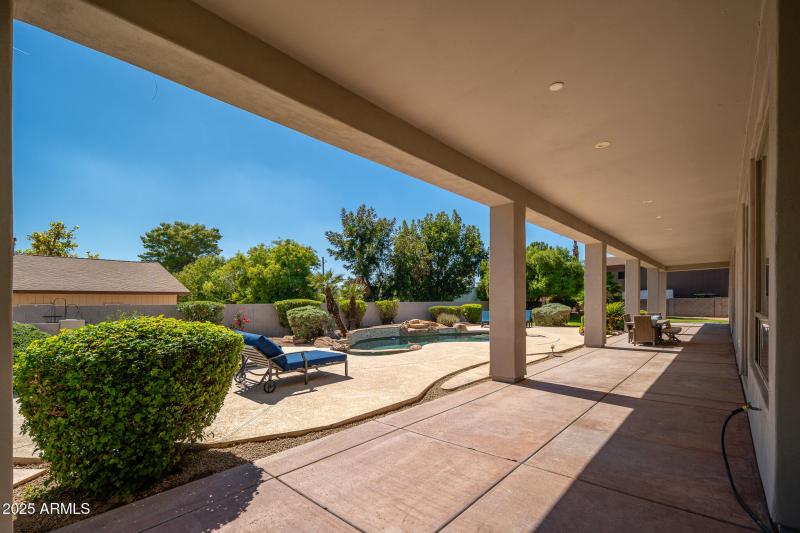 20250930_6439-W-Willow-Ave_37