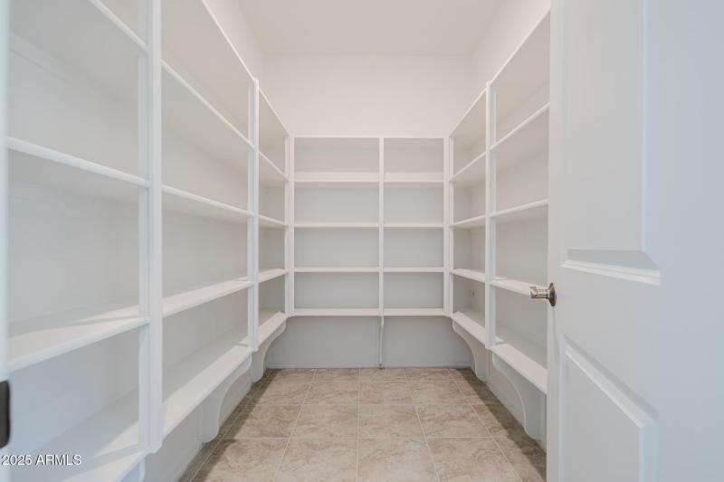 20251002_11988-N-169th-Ave_07