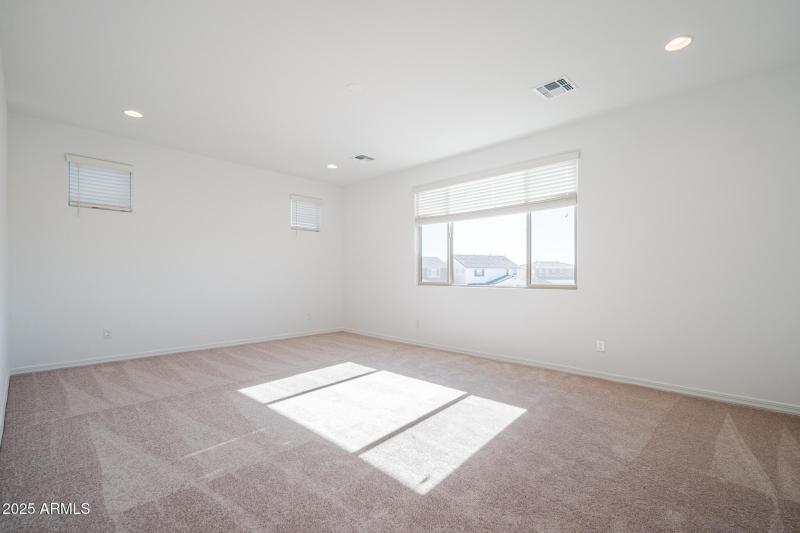 20251002_11988-N-169th-Ave_10