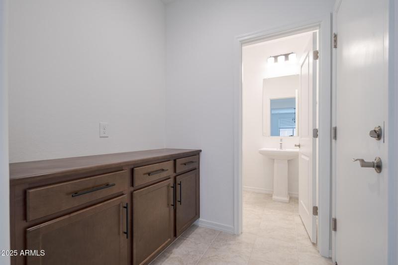 20251002_11988-N-169th-Ave_23