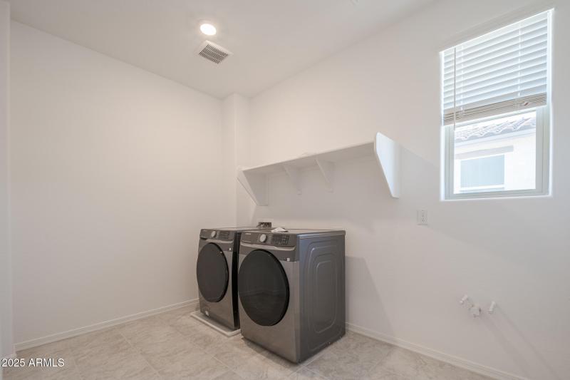 20251002_11988-N-169th-Ave_24