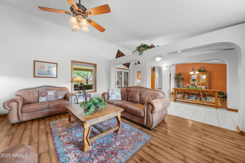 Interior - 3313 E Ute Pl-10