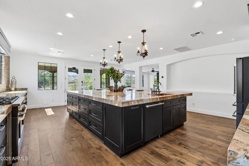 38_3428_N_Park_St38_mls