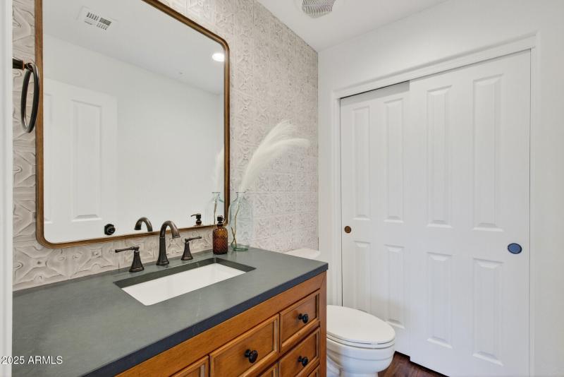 53_3428_N_Park_St53_mls