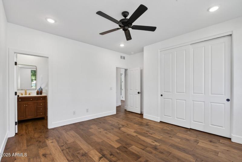 87_3428_N_Park_St87_mls