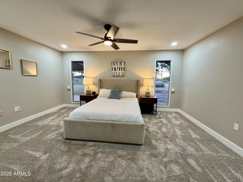 Wake up to golf course view!