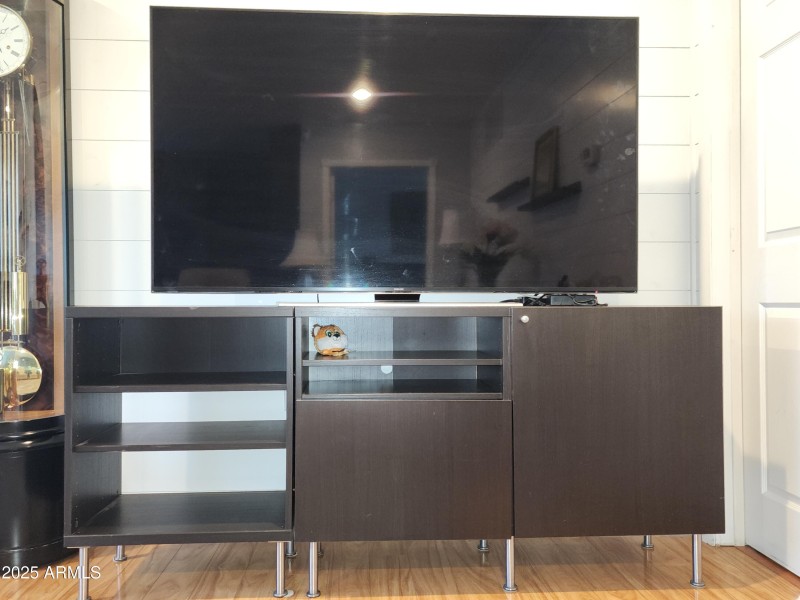 31 Large Flat screen with entertainment