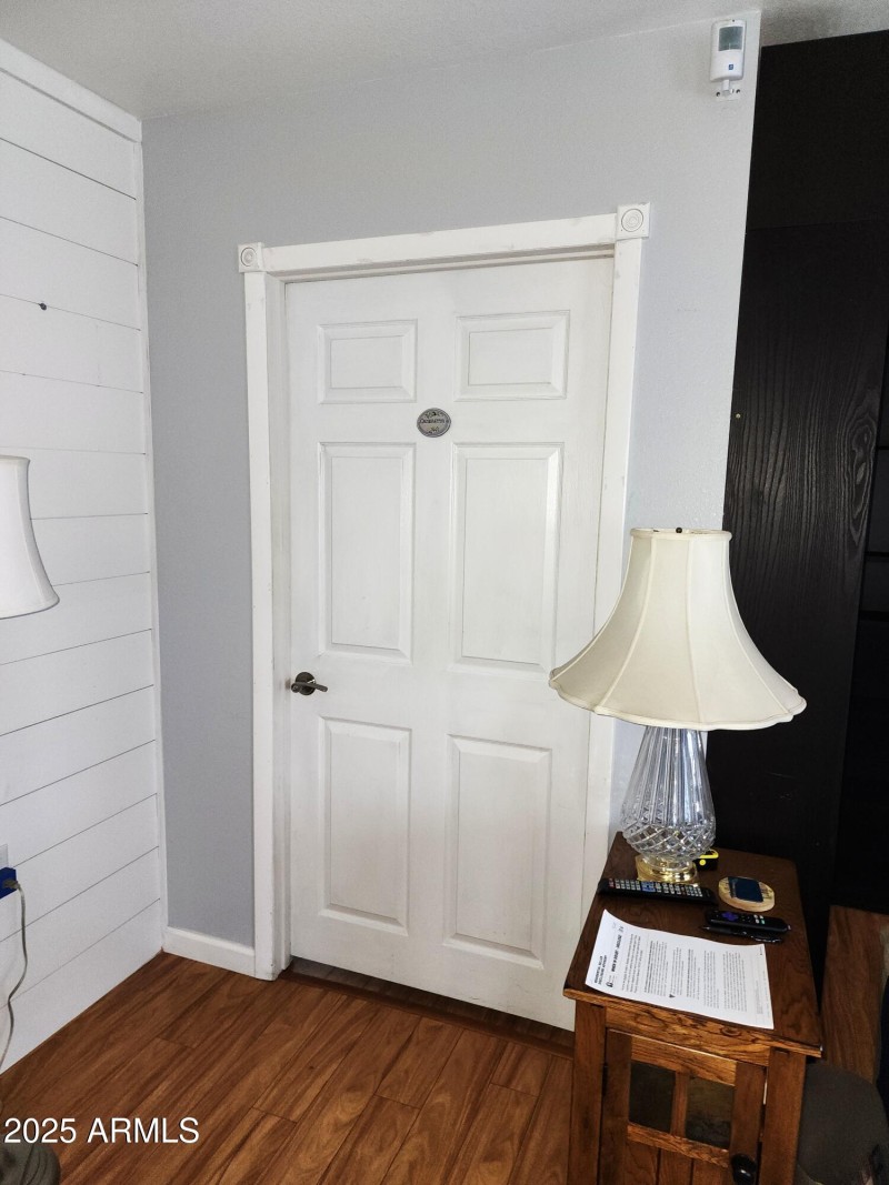 33. Entrance from Living room into the m