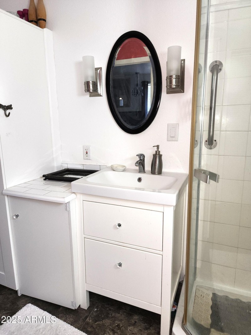 48. Sink and extra storage