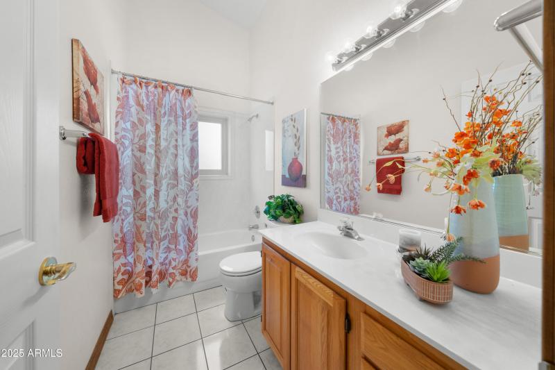 Interior - 3313 E Ute Pl-20