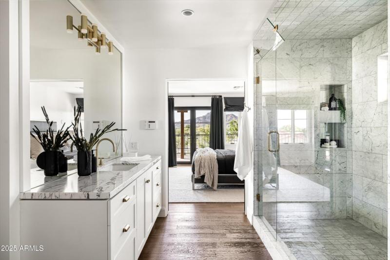 Primary Suite Bathroom