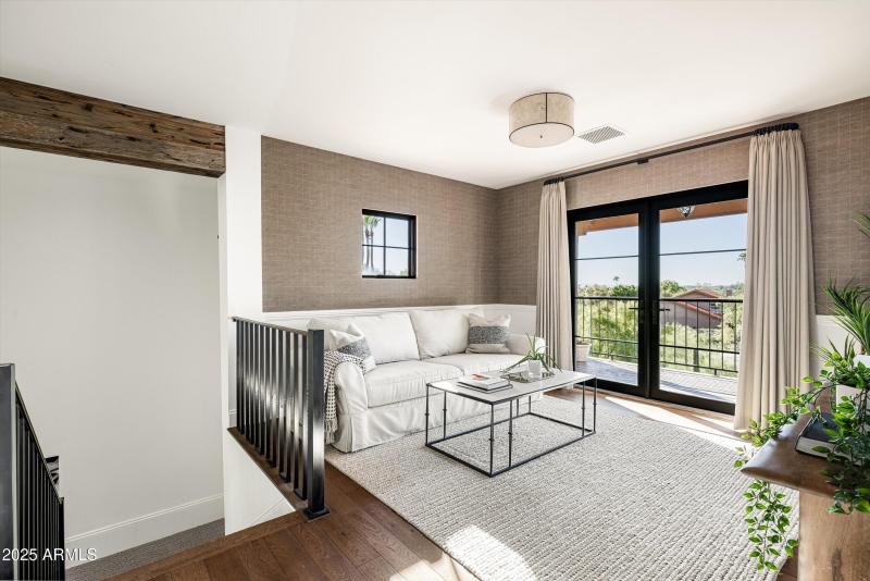 Loft/Conversation/Media Room