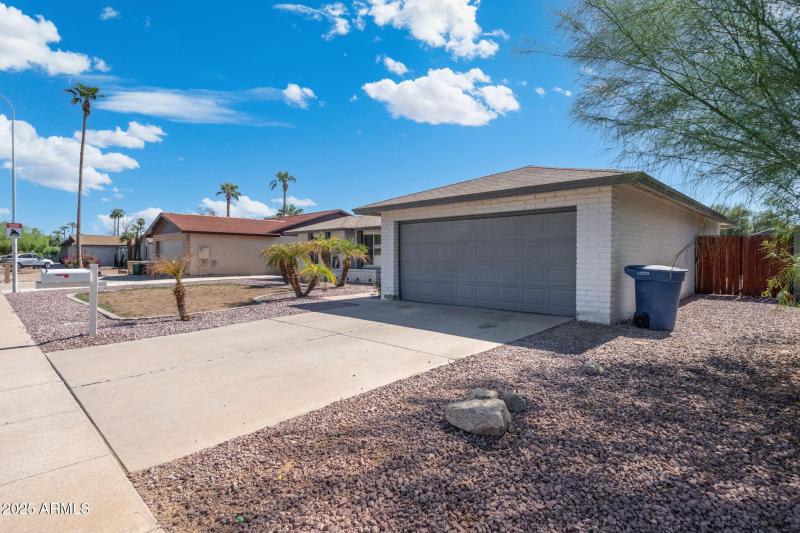 4-web-or-mls-Photo Oct 03 2025, 1 25 41