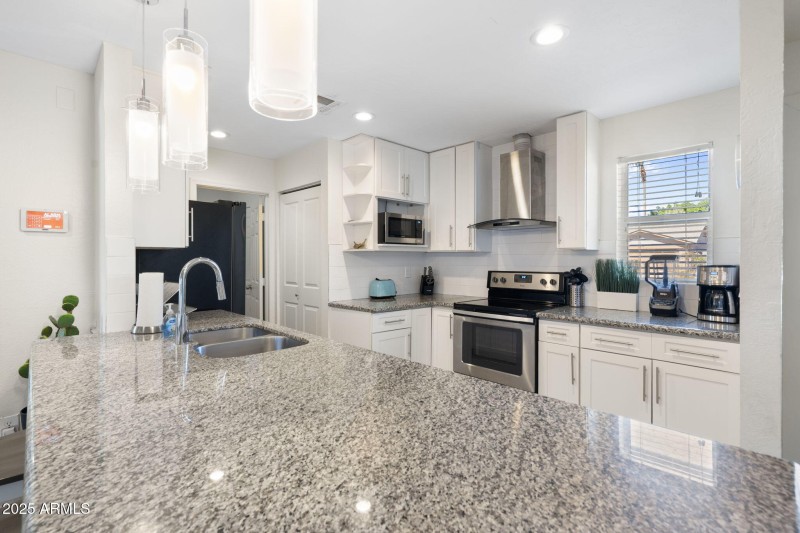 25-web-or-mls-Photo Oct 03 2025, 1 21 47