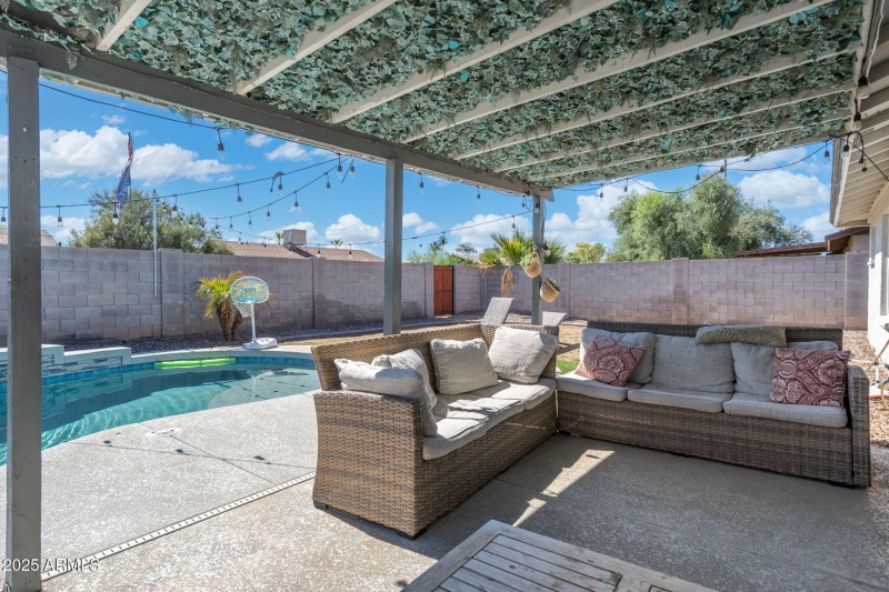 41-web-or-mls-Photo Oct 03 2025, 1 13 35