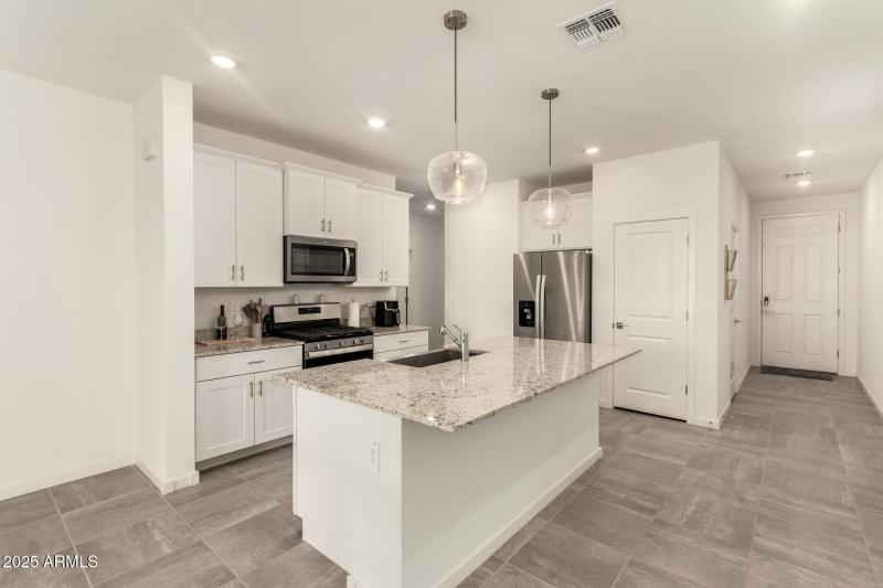 15 - Hayden Rose 3022