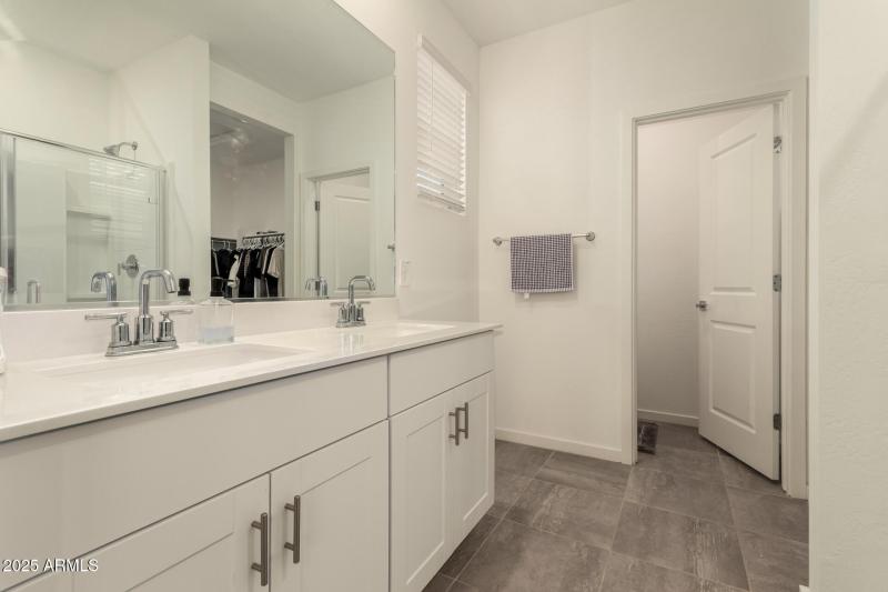 19 - Hayden Rose 3022