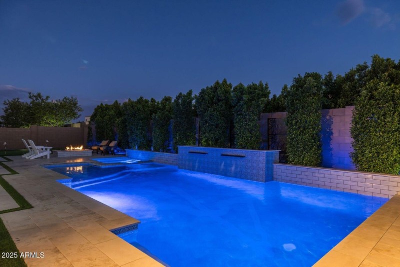 Welcome to 21011 E Aquarius Way