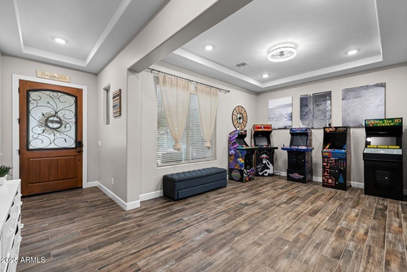 21011 Aquarius - 13Entry Living Room1