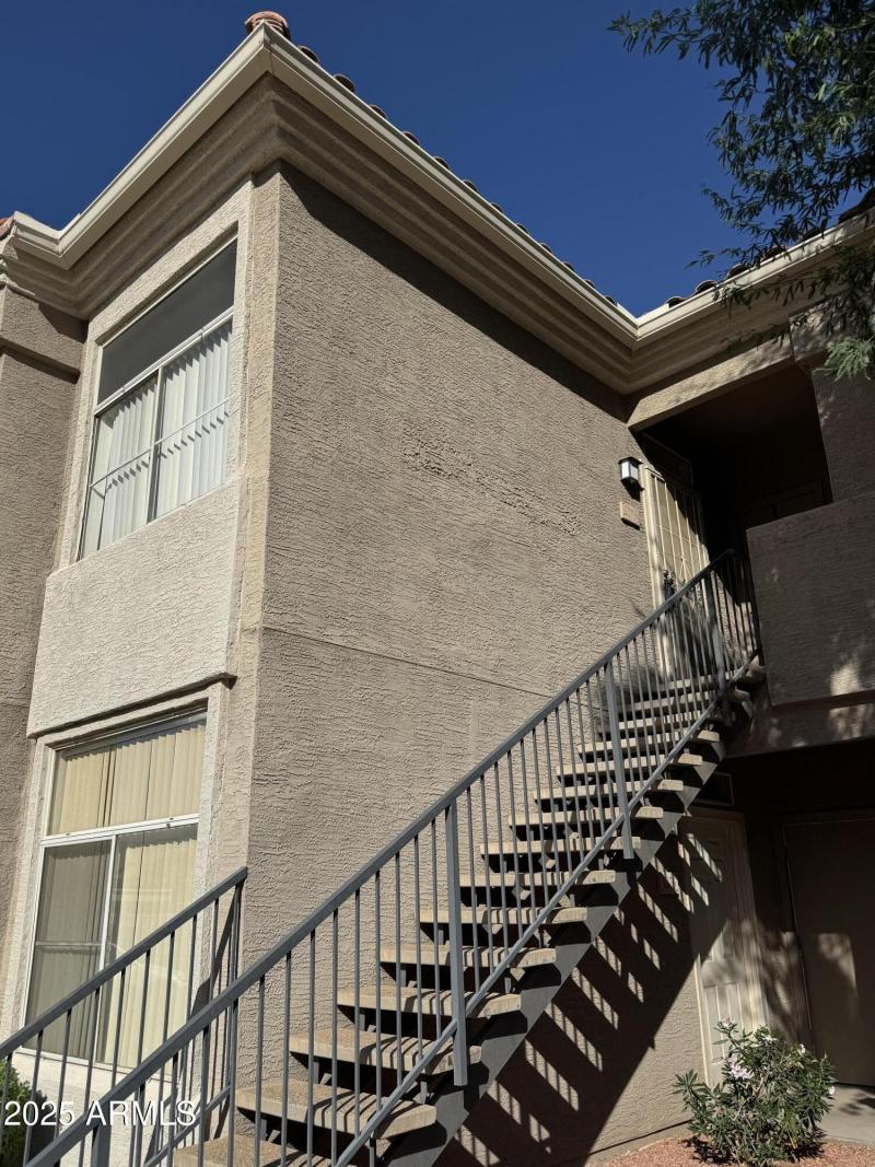 End Unit & Private Staicase