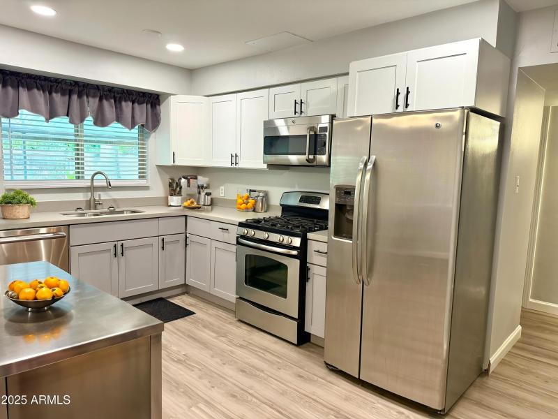 7016-remodeled-kitchen Virtual Staging