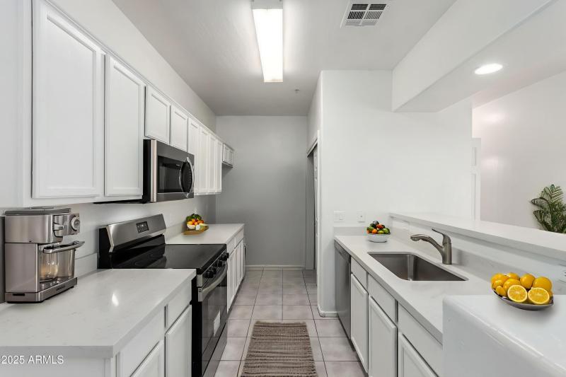 15-Pleasant - Kitchen - Modern - 3