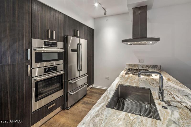 7120 E KIERLAND BLVD 703