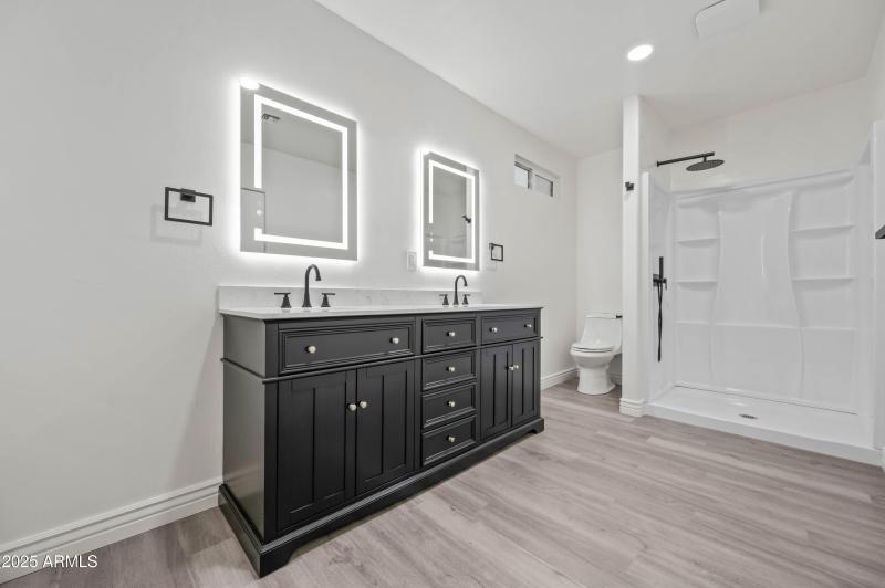 7528 N 60th Ave Glendale AZ 85301-28