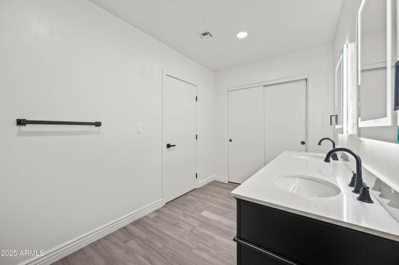 7528 N 60th Ave Glendale AZ 85301-31