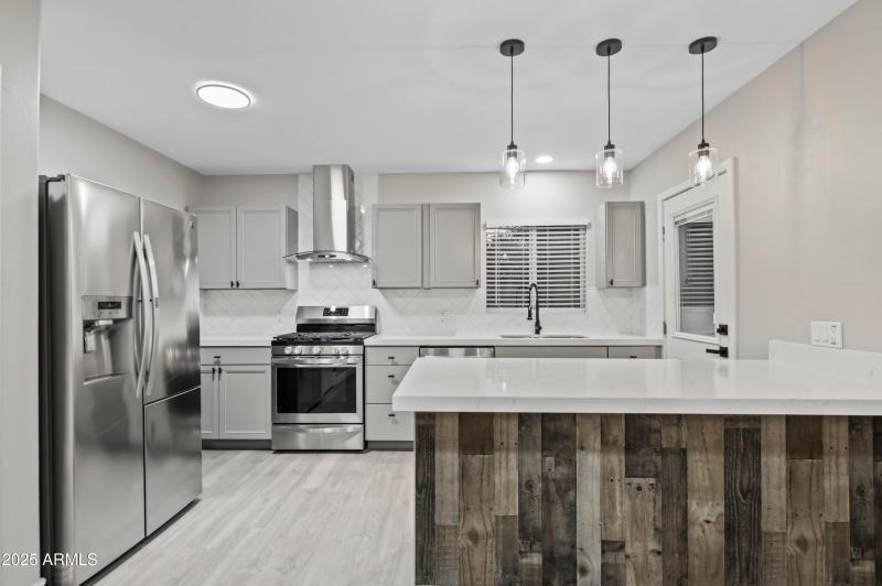 7528 N 60th Ave Glendale AZ 85301-38