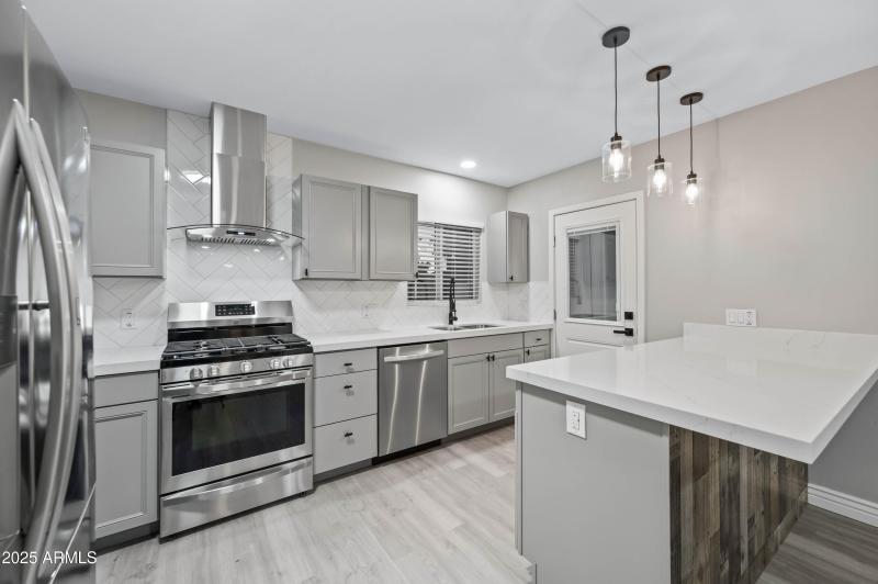 7528 N 60th Ave Glendale AZ 85301-39