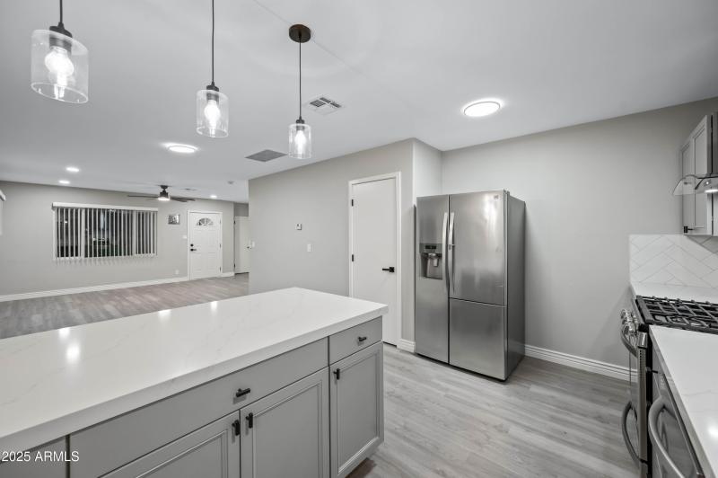 7528 N 60th Ave Glendale AZ 85301-44