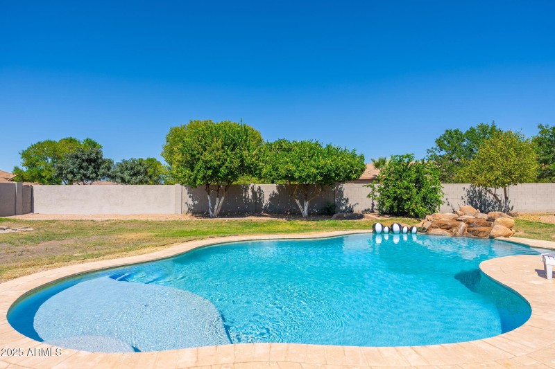 22807 S 179th St - 55