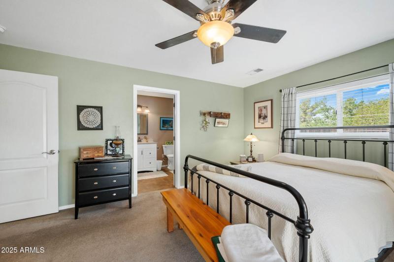 16-Primary Bedroom (2)