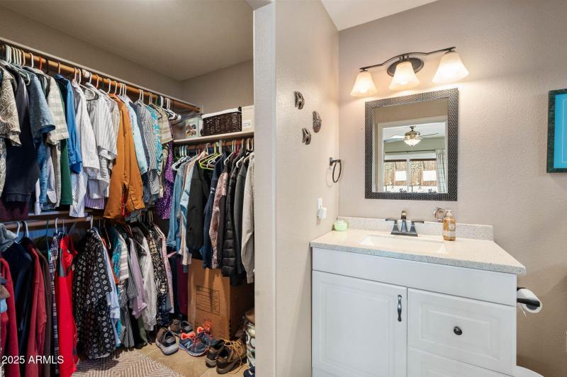 18-Primary Bathroom (2)