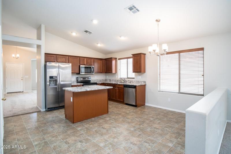 3717 W Santa Cruz Ave-12