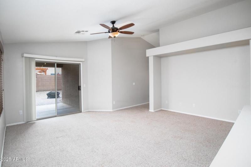 3717 W Santa Cruz Ave-17