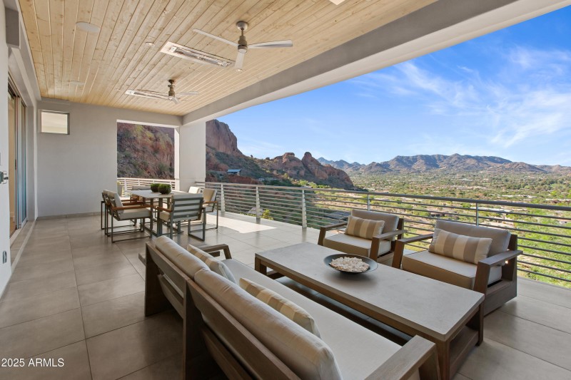 Outdoor sitting and eating area