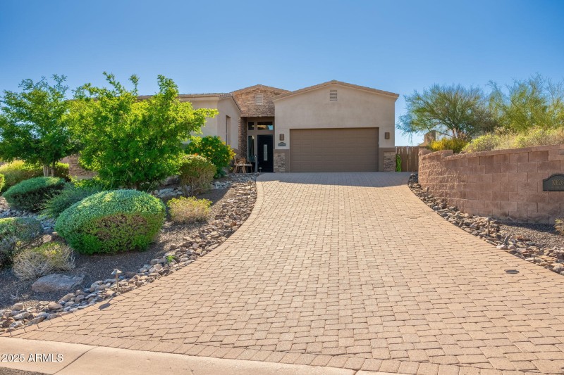 10826 N Skyline Dr - 01