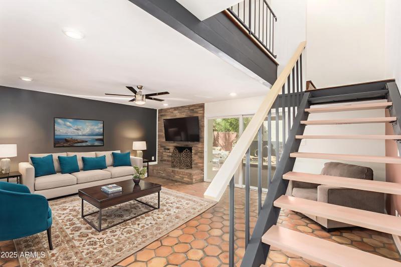 06-10th - Living Room - Standard - 29