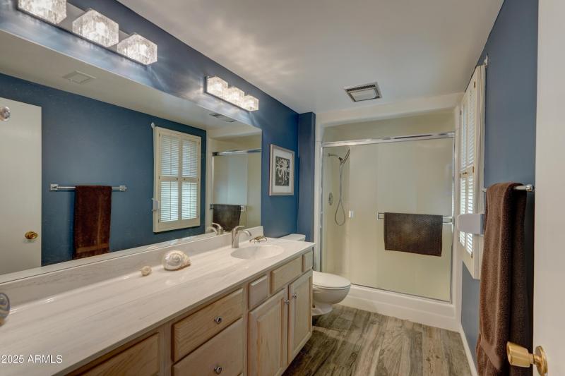 AOTucker-2510050941_A730071_2_3_4_5Inter