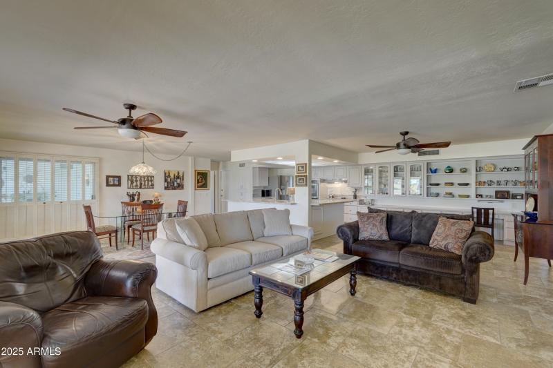 AOTucker-2510050949_A730111_2_3_4_5Inter