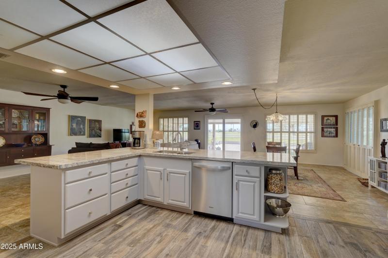 AOTucker-2510050951_A730121_2_3_4_5Inter