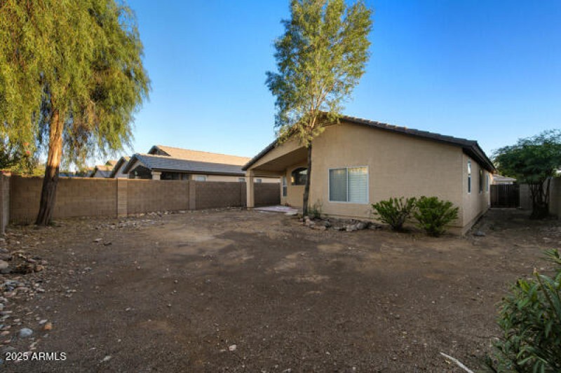 134042348176624276_134042348153032371_DS