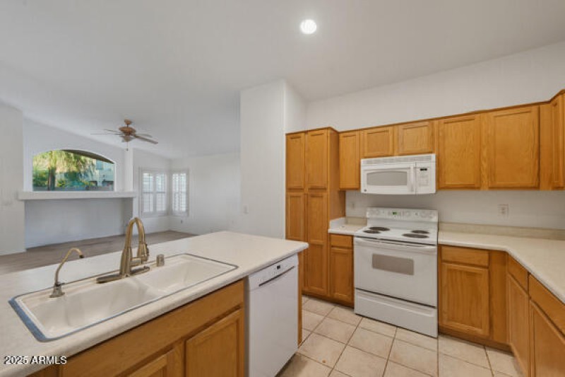 134042348197483009_134042348175820974_DS