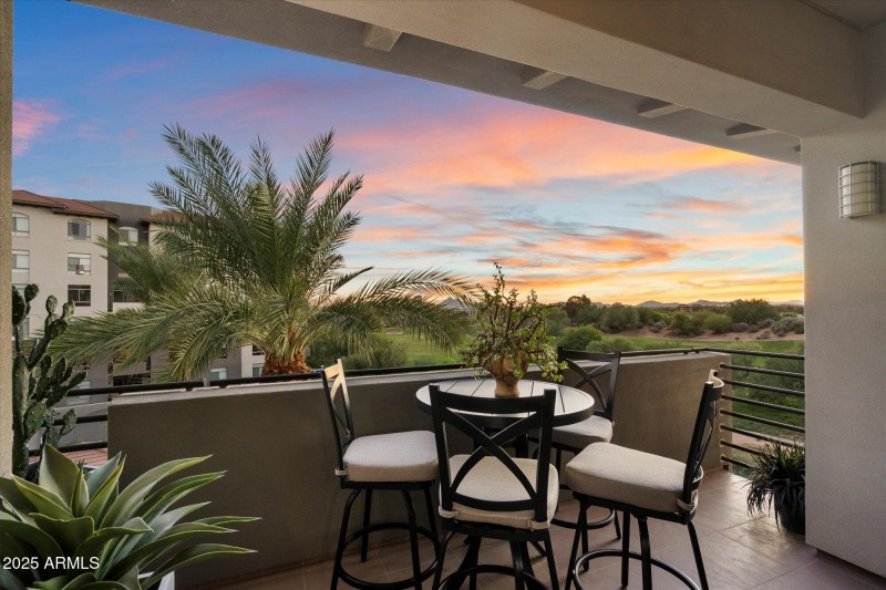 Balcony with Dining Space