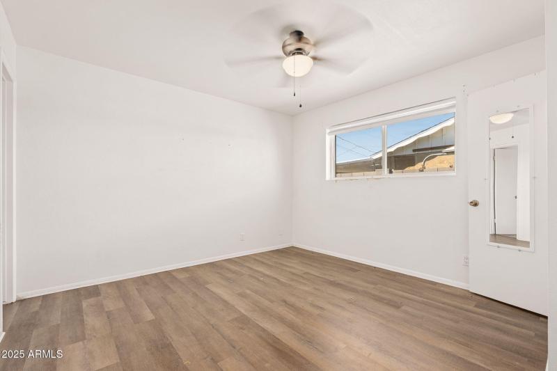 3215 W Sharon Ave - 15