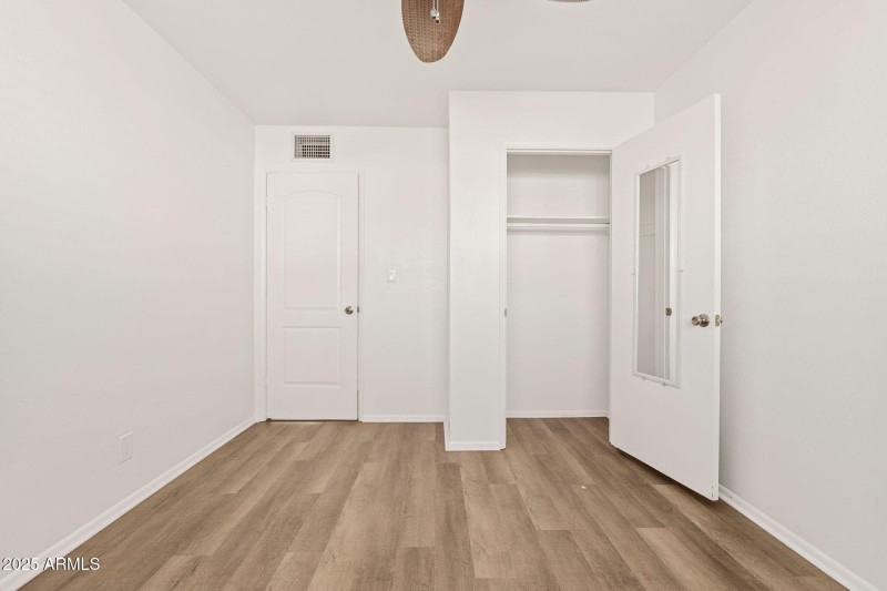 3215 W Sharon Ave - 22