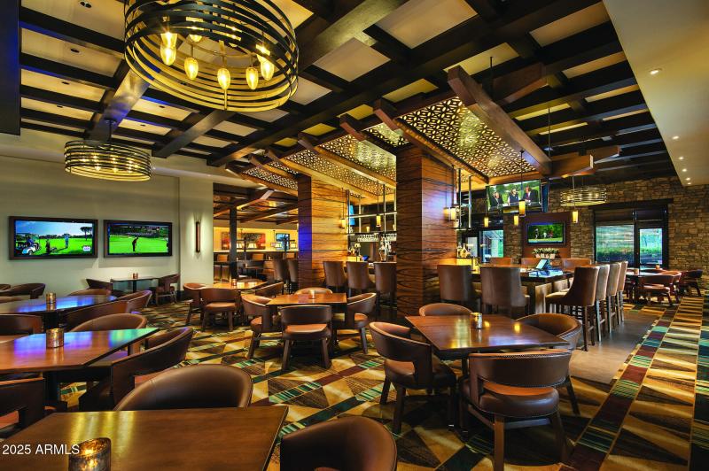 RS613_RRAZ_The Tack Room Bar-lpr