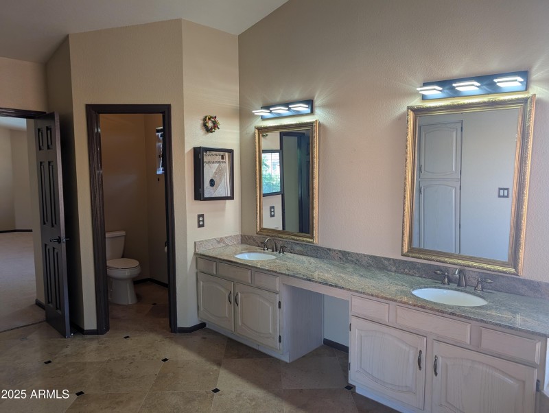 18 Double sink vanity with private water